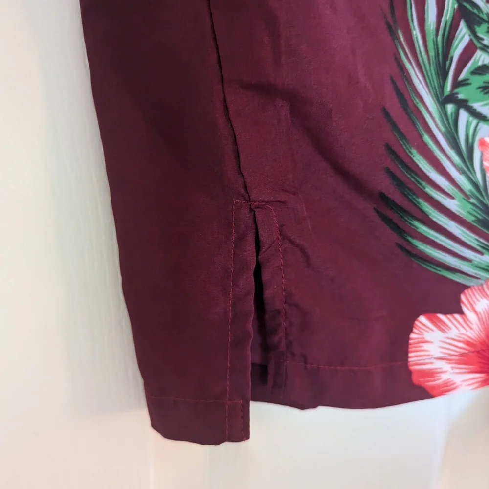 King Kameha | Unisex Burgandy Hawaiian Shirt | Size XS - Picture 3 of 6